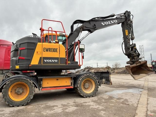 Volvo EW 130E - Pyöräalustainen kaivinkone: kuva Volvo EW 130E - Pyöräalustainen kaivinkone Volvo EW 130E - Pyöräalustainen kaivinkone: kuva Volvo EW 130E - Pyöräalustainen kaivinkone