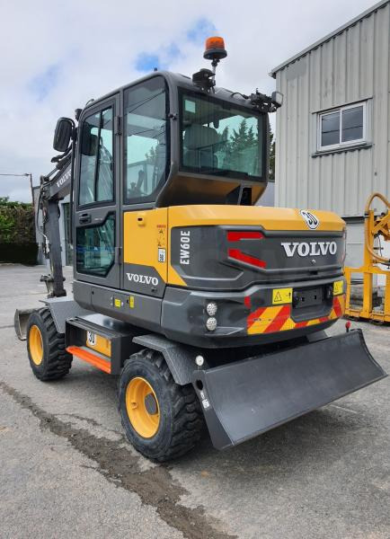 Volvo EW 60E - Pyöräalustainen kaivinkone: kuva Volvo EW 60E - Pyöräalustainen kaivinkone Volvo EW 60E - Pyöräalustainen kaivinkone: kuva Volvo EW 60E - Pyöräalustainen kaivinkone