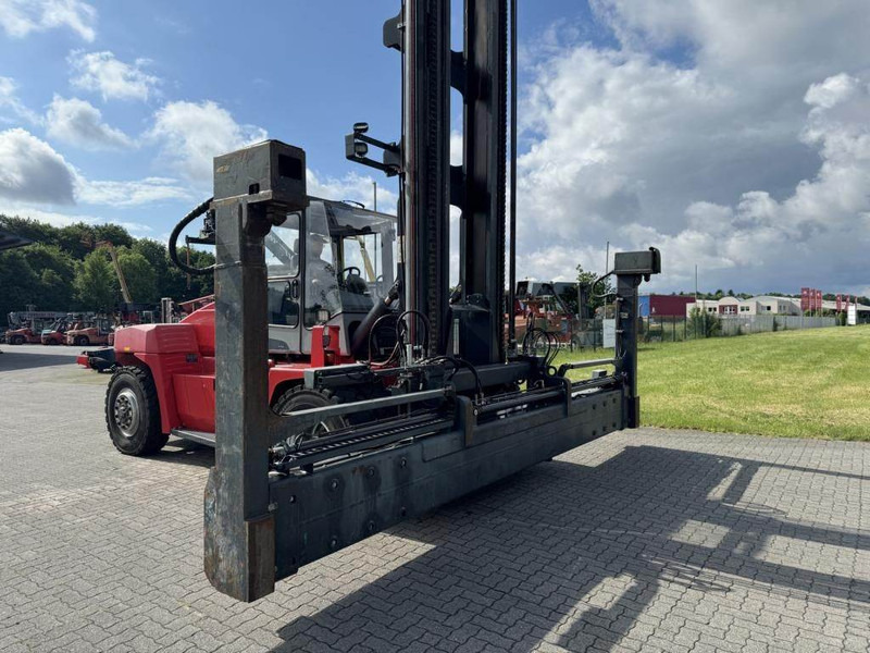 Kalmar DCE70-35E4 - Konttien käsittelylaitteet: kuva Kalmar DCE70-35E4 - Konttien käsittelylaitteet Kalmar DCE70-35E4 - Konttien käsittelylaitteet: kuva Kalmar DCE70-35E4 - Konttien käsittelylaitteet