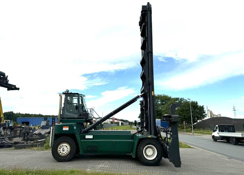 Kalmar DCG100-45ED7 - Konttien käsittelylaitteet: kuva Kalmar DCG100-45ED7 - Konttien käsittelylaitteet Kalmar DCG100-45ED7 - Konttien käsittelylaitteet: kuva Kalmar DCG100-45ED7 - Konttien käsittelylaitteet
