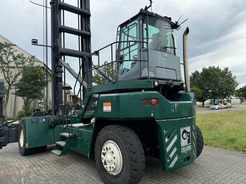 Kalmar DCG100-45ED7 - Konttien käsittelylaitteet: kuva Kalmar DCG100-45ED7 - Konttien käsittelylaitteet Kalmar DCG100-45ED7 - Konttien käsittelylaitteet: kuva Kalmar DCG100-45ED7 - Konttien käsittelylaitteet