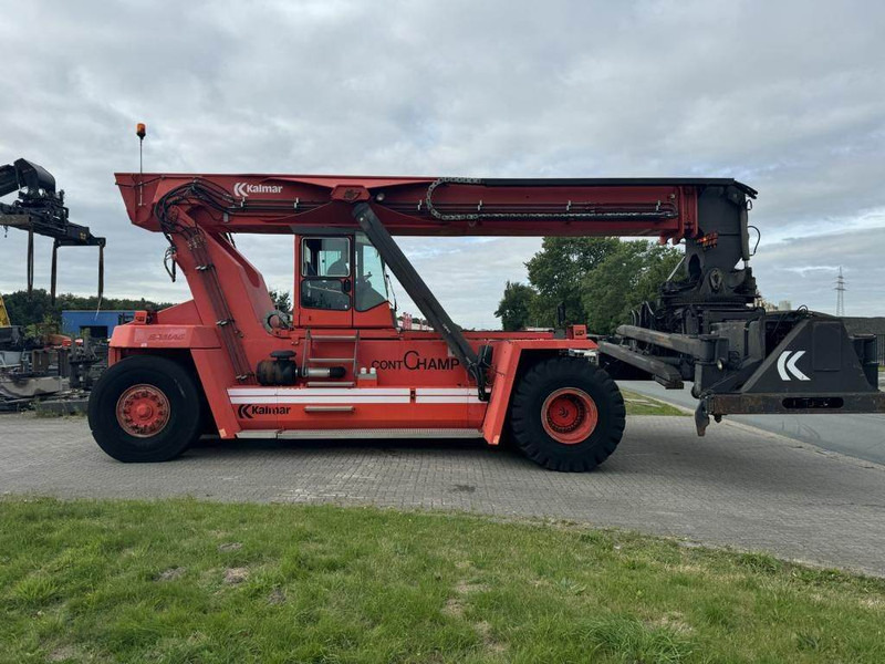 Kalmar DRD450-60C5 - Konttikurottajat: kuva Kalmar DRD450-60C5 - Konttikurottajat Kalmar DRD450-60C5 - Konttikurottajat: kuva Kalmar DRD450-60C5 - Konttikurottajat