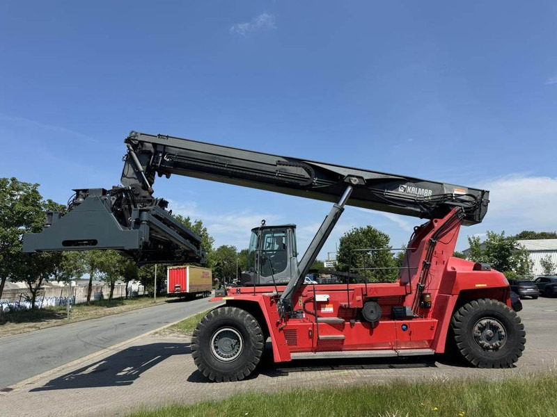 Kalmar DRG450-60C5 - Konttikurottajat: kuva Kalmar DRG450-60C5 - Konttikurottajat Kalmar DRG450-60C5 - Konttikurottajat: kuva Kalmar DRG450-60C5 - Konttikurottajat