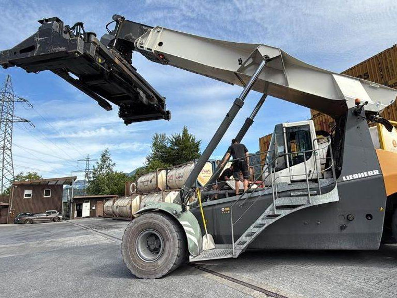 Liebherr LRS545 Intermodal - Konttikurottajat: kuva Liebherr LRS545 Intermodal - Konttikurottajat Liebherr LRS545 Intermodal - Konttikurottajat: kuva Liebherr LRS545 Intermodal - Konttikurottajat
