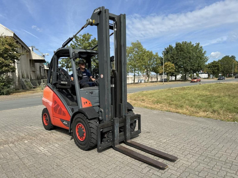 Linde H50T - Kaasutrukki: kuva Linde H50T - Kaasutrukki Linde H50T - Kaasutrukki: kuva Linde H50T - Kaasutrukki