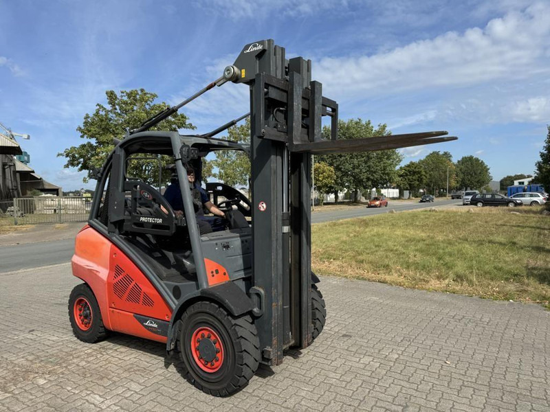 Linde H50T - Kaasutrukki: kuva Linde H50T - Kaasutrukki Linde H50T - Kaasutrukki: kuva Linde H50T - Kaasutrukki