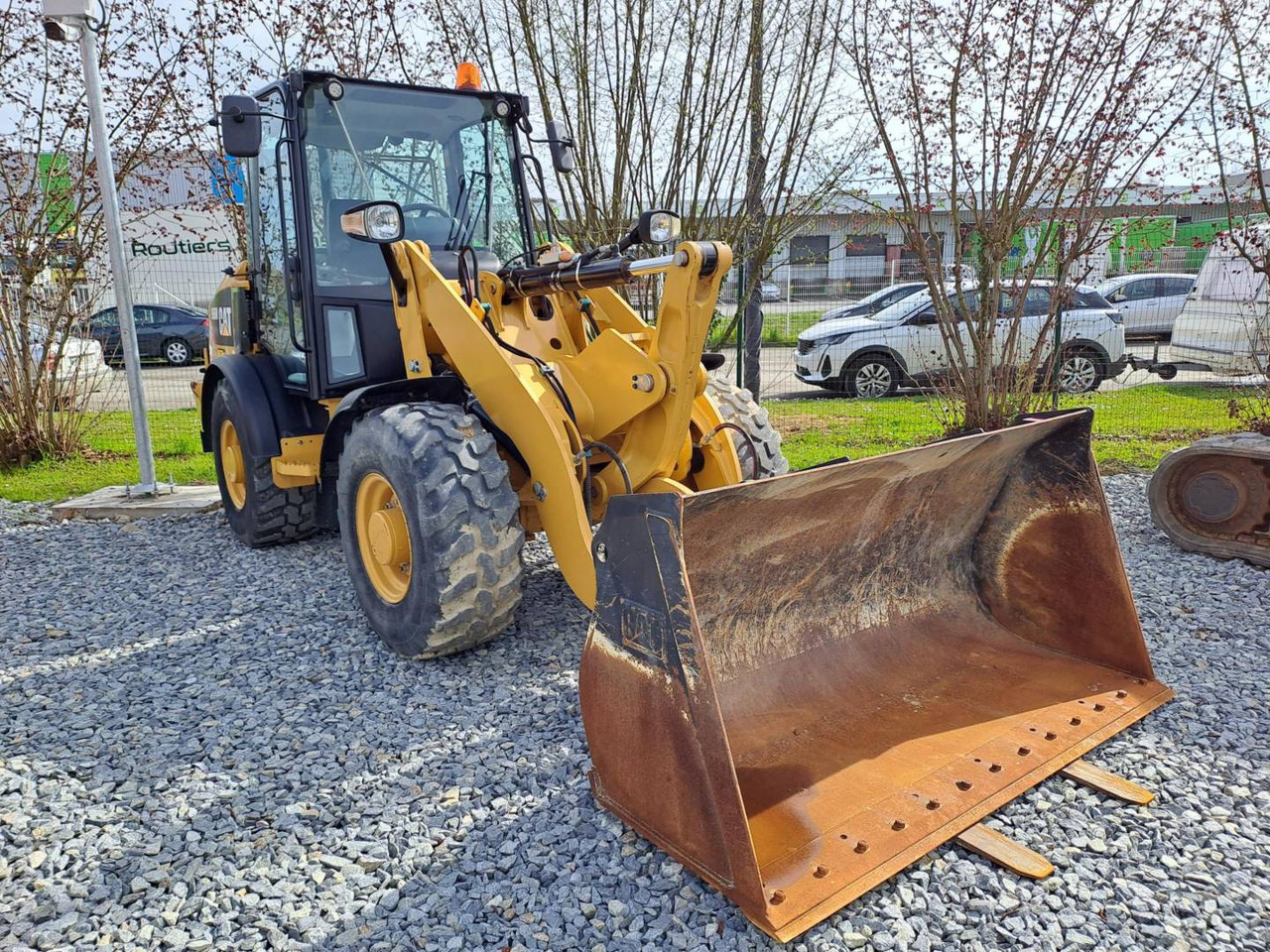 CAT 906M - Pyöräkuormaaja: kuva CAT 906M - Pyöräkuormaaja CAT 906M - Pyöräkuormaaja: kuva CAT 906M - Pyöräkuormaaja