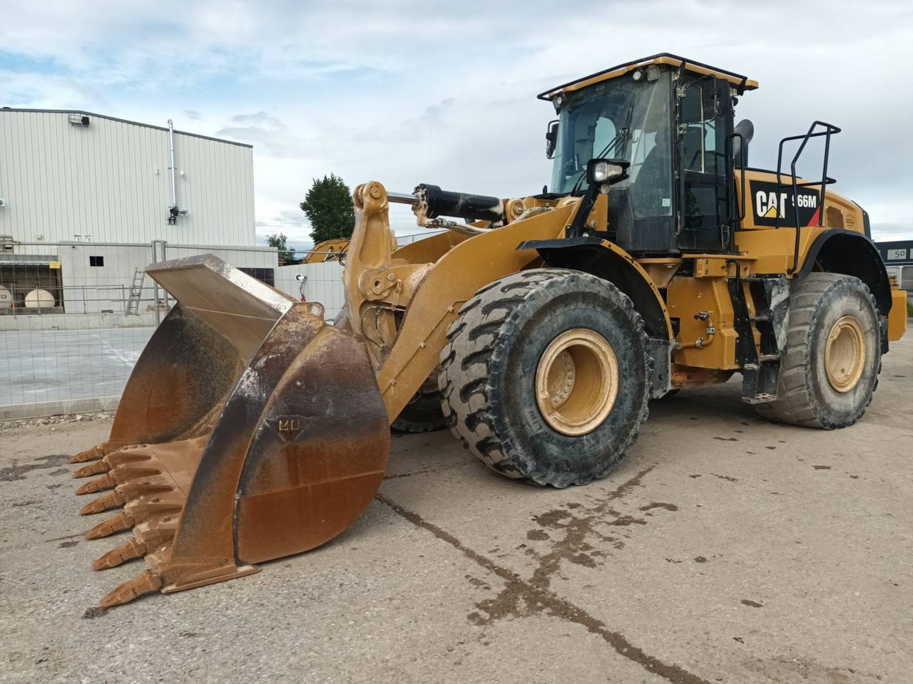 CAT 966M - Pyöräkuormaaja: kuva CAT 966M - Pyöräkuormaaja CAT 966M - Pyöräkuormaaja: kuva CAT 966M - Pyöräkuormaaja