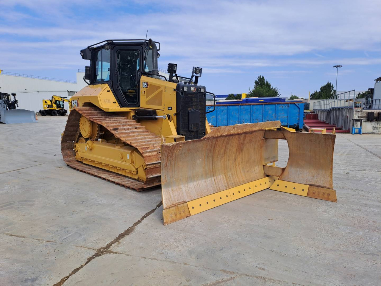 CAT D5 - Puskutraktori: kuva CAT D5 - Puskutraktori CAT D5 - Puskutraktori: kuva CAT D5 - Puskutraktori