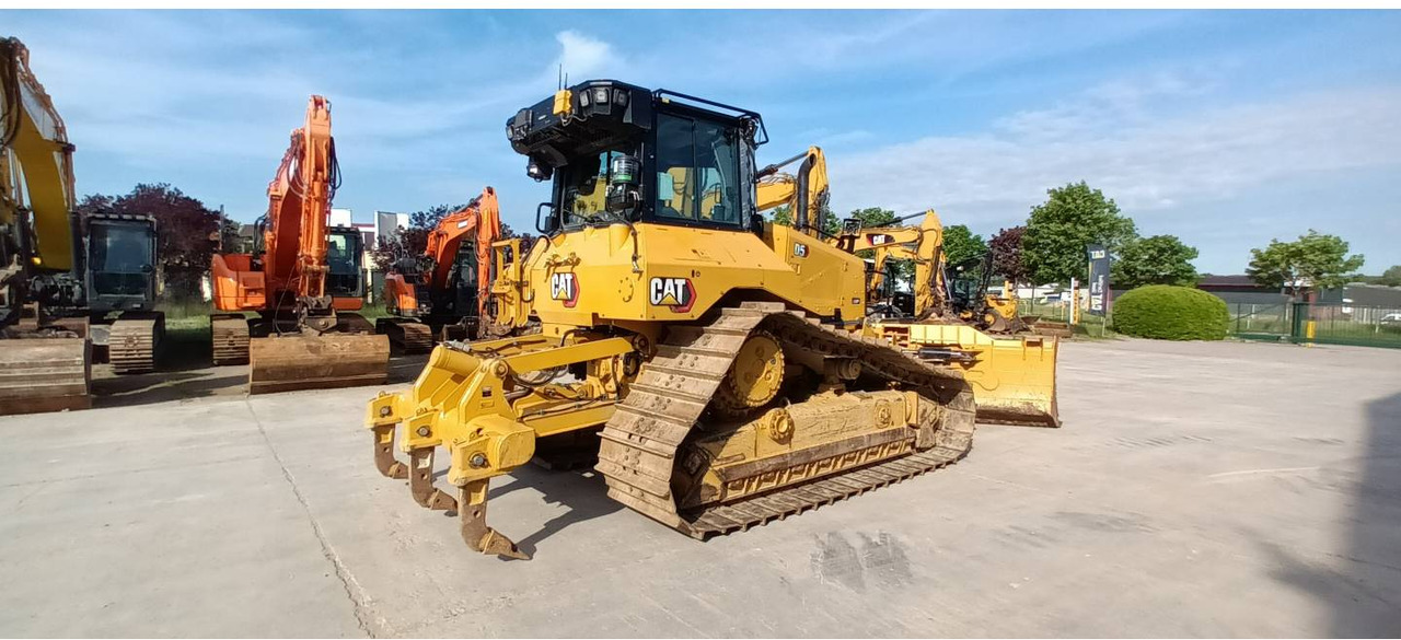 CAT D5 - Puskutraktori: kuva CAT D5 - Puskutraktori CAT D5 - Puskutraktori: kuva CAT D5 - Puskutraktori