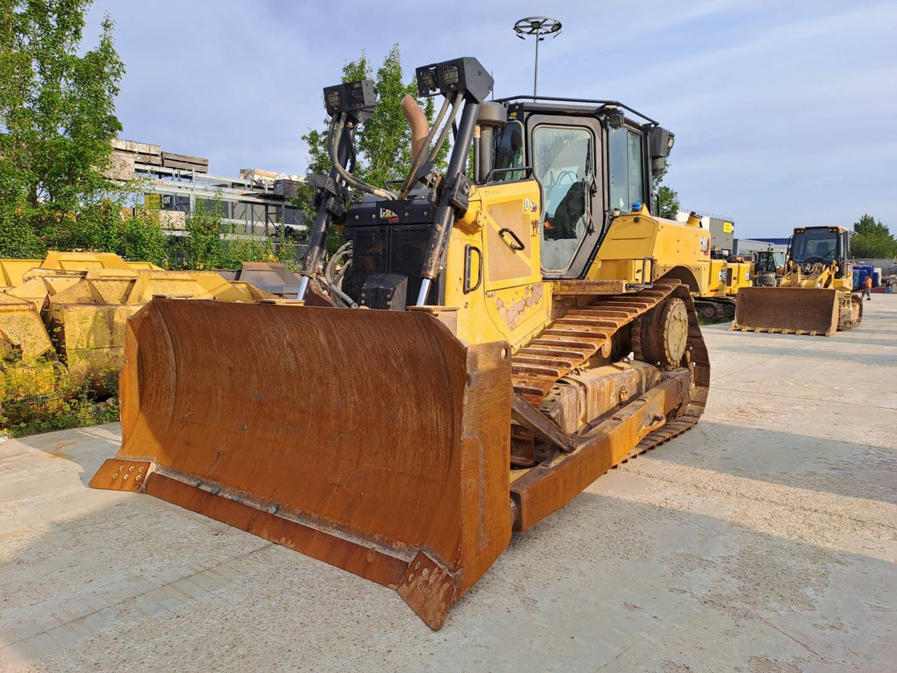 CAT D6 XE - Puskutraktori: kuva CAT D6 XE - Puskutraktori CAT D6 XE - Puskutraktori: kuva CAT D6 XE - Puskutraktori