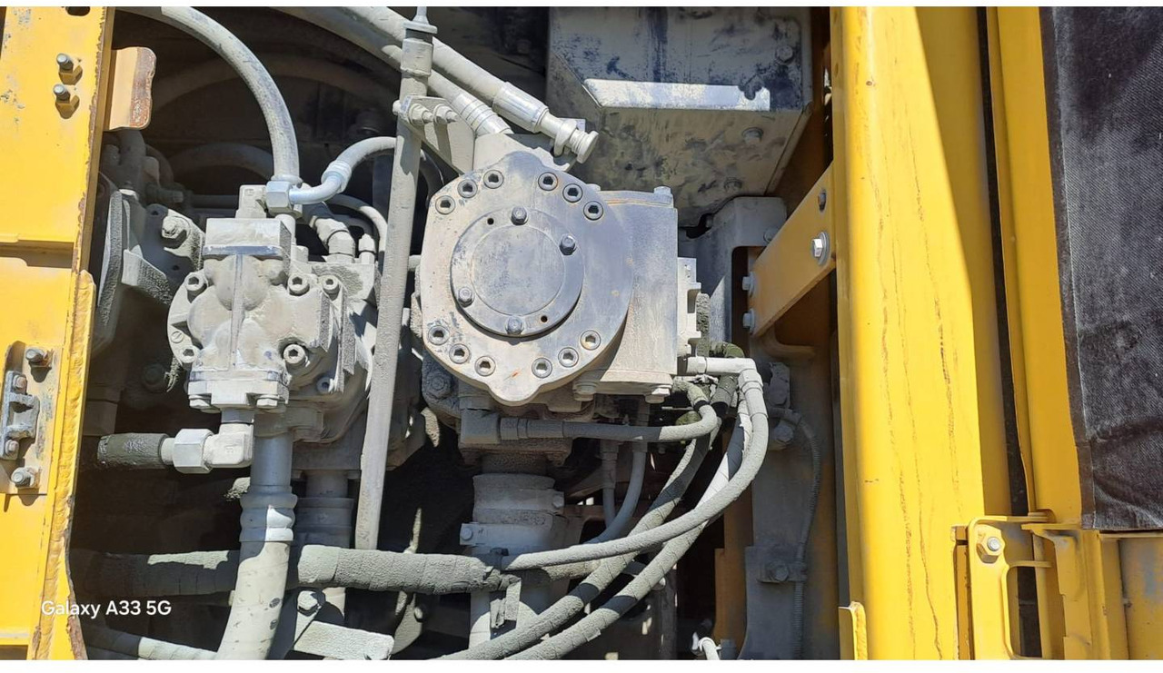 Telakaivukone KOMATSU PC700LC: kuva Telakaivukone KOMATSU PC700LC