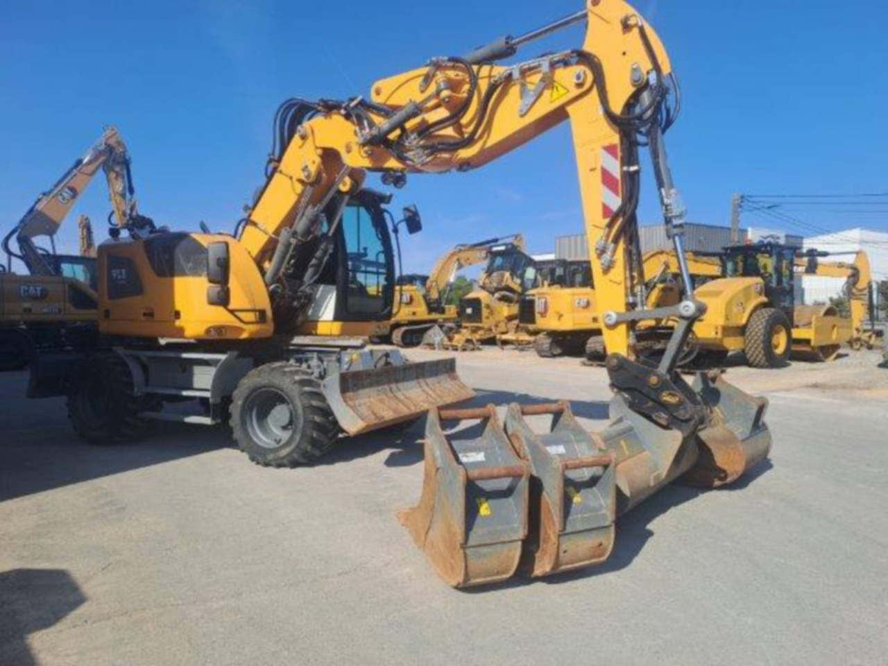 LIEBHERR A913 - Pyöräalustainen kaivinkone: kuva LIEBHERR A913 - Pyöräalustainen kaivinkone LIEBHERR A913 - Pyöräalustainen kaivinkone: kuva LIEBHERR A913 - Pyöräalustainen kaivinkone