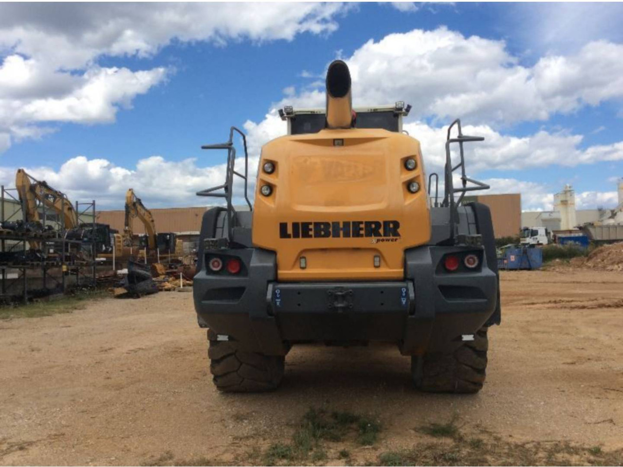 LIEBHERR L580 - Pyöräkuormaaja: kuva LIEBHERR L580 - Pyöräkuormaaja LIEBHERR L580 - Pyöräkuormaaja: kuva LIEBHERR L580 - Pyöräkuormaaja