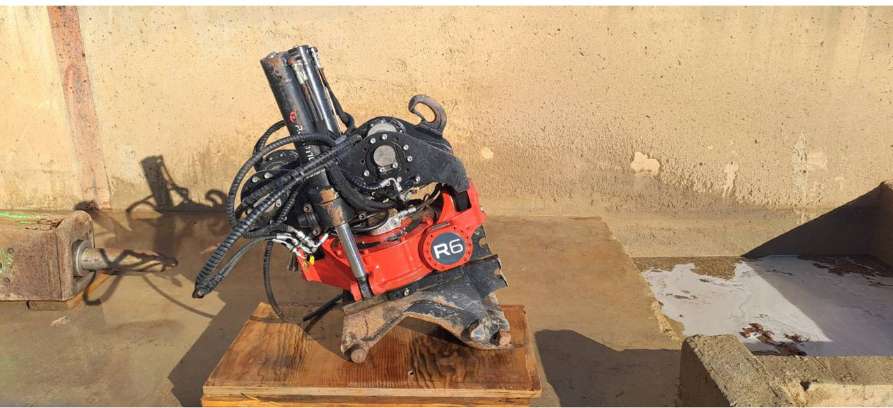 ROTOTILT R6/ROTOTILT/CW40S - Rototilt: kuva ROTOTILT R6/ROTOTILT/CW40S - Rototilt ROTOTILT R6/ROTOTILT/CW40S - Rototilt: kuva ROTOTILT R6/ROTOTILT/CW40S - Rototilt