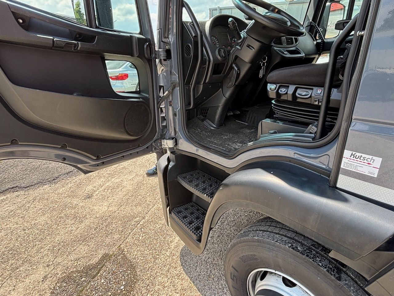 Iveco ML140E25 offene Pritsche, AHK - Lava-kuorma-auto: kuva Iveco ML140E25 offene Pritsche, AHK - Lava-kuorma-auto Iveco ML140E25 offene Pritsche, AHK - Lava-kuorma-auto: kuva Iveco ML140E25 offene Pritsche, AHK - Lava-kuorma-auto