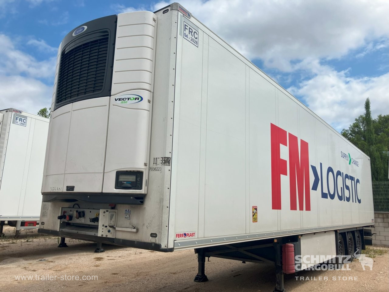 SCHMITZ Semiremolque Frigo Standard Double deck - Isoterminen puoliperävaunu: kuva SCHMITZ Semiremolque Frigo Standard Double deck - Isoterminen puoliperävaunu SCHMITZ Semiremolque Frigo Standard Double deck - Isoterminen puoliperävaunu: kuva SCHMITZ Semiremolque Frigo Standard Double deck - Isoterminen puoliperävaunu