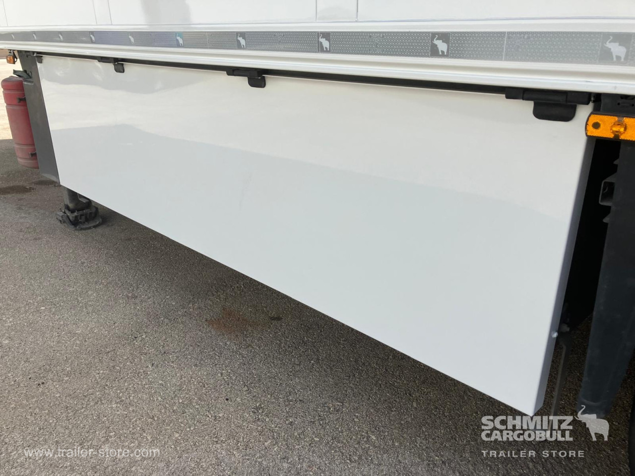 SCHMITZ Semiremolque Frigo Standard Double deck - Isoterminen puoliperävaunu: kuva SCHMITZ Semiremolque Frigo Standard Double deck - Isoterminen puoliperävaunu SCHMITZ Semiremolque Frigo Standard Double deck - Isoterminen puoliperävaunu: kuva SCHMITZ Semiremolque Frigo Standard Double deck - Isoterminen puoliperävaunu