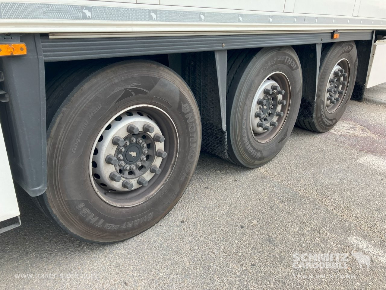 SCHMITZ Semiremolque Frigo Standard - Isoterminen puoliperävaunu: kuva SCHMITZ Semiremolque Frigo Standard - Isoterminen puoliperävaunu SCHMITZ Semiremolque Frigo Standard - Isoterminen puoliperävaunu: kuva SCHMITZ Semiremolque Frigo Standard - Isoterminen puoliperävaunu