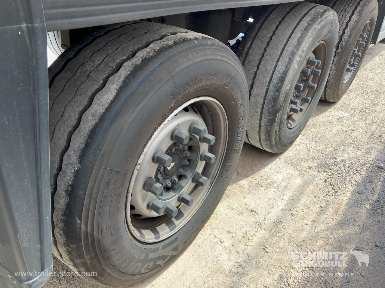 SCHMITZ Semiremolque Frigo Standard - Isoterminen puoliperävaunu: kuva SCHMITZ Semiremolque Frigo Standard - Isoterminen puoliperävaunu SCHMITZ Semiremolque Frigo Standard - Isoterminen puoliperävaunu: kuva SCHMITZ Semiremolque Frigo Standard - Isoterminen puoliperävaunu