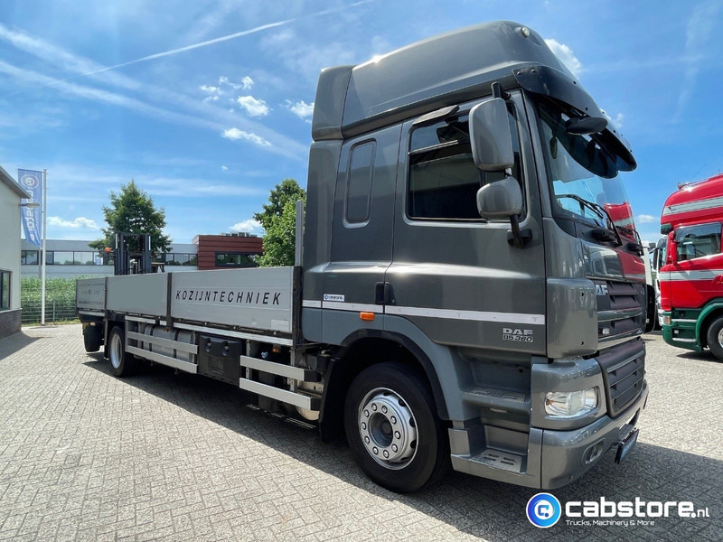 DAF CF 85 .360 4x2 Euro 5 - Open laadbak - Bouwjaar 2012 - Kooi-aap meeneemheftruck - Lava-kuorma-auto: kuva DAF CF 85 .360 4x2 Euro 5 - Open laadbak - Bouwjaar 2012 - Kooi-aap meeneemheftruck - Lava-kuorma-auto DAF CF 85 .360 4x2 Euro 5 - Open laadbak - Bouwjaar 2012 - Kooi-aap meeneemheftruck - Lava-kuorma-auto: kuva DAF CF 85 .360 4x2 Euro 5 - Open laadbak - Bouwjaar 2012 - Kooi-aap meeneemheftruck - Lava-kuorma-auto