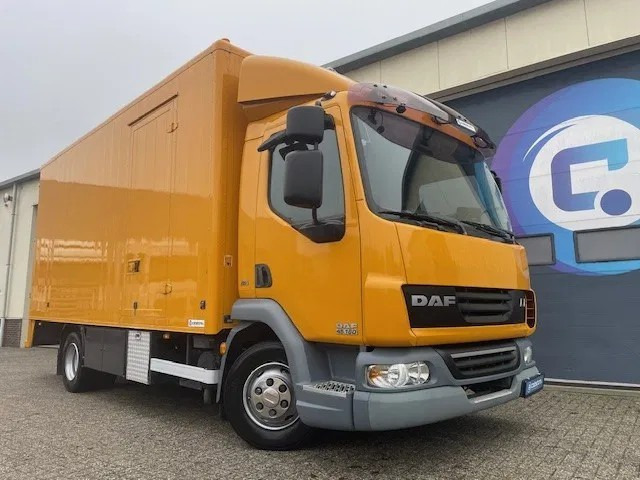 DAF LF 45.160 4x2 Euro 5 EEV - Year 2008 - Mobiele werkplaats - Bakwagen - Closed box - Km 268.123 - Umpikori kuorma-auto: kuva DAF LF 45.160 4x2 Euro 5 EEV - Year 2008 - Mobiele werkplaats - Bakwagen - Closed box - Km 268.123 - Umpikori kuorma-auto DAF LF 45.160 4x2 Euro 5 EEV - Year 2008 - Mobiele werkplaats - Bakwagen - Closed box - Km 268.123 - Umpikori kuorma-auto: kuva DAF LF 45.160 4x2 Euro 5 EEV - Year 2008 - Mobiele werkplaats - Bakwagen - Closed box - Km 268.123 - Umpikori kuorma-auto