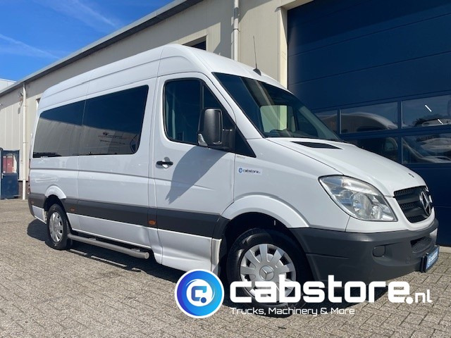 Mercedes-Benz SPRINTER 211 CDI - L2/H2- Automatische versnellingsbak - 9 Persoons - Bouwjaar 2009 - APK tot 17-01-2026 ! - Side bars - Privacy glas - Airco - Minibussi, Pikkubussi: kuva Mercedes-Benz SPRINTER 211 CDI - L2/H2- Automatische versnellingsbak - 9 Persoons - Bouwjaar 2009 - APK tot 17-01-2026 ! - Side bars - Privacy glas - Airco - Minibussi, Pikkubussi Mercedes-Benz SPRINTER 211 CDI - L2/H2- Automatische versnellingsbak - 9 Persoons - Bouwjaar 2009 - APK tot 17-01-2026 ! - Side bars - Privacy glas - Airco - Minibussi, Pikkubussi: kuva Mercedes-Benz SPRINTER 211 CDI - L2/H2- Automatische versnellingsbak - 9 Persoons - Bouwjaar 2009 - APK tot 17-01-2026 ! - Side bars - Privacy glas - Airco - Minibussi, Pikkubussi