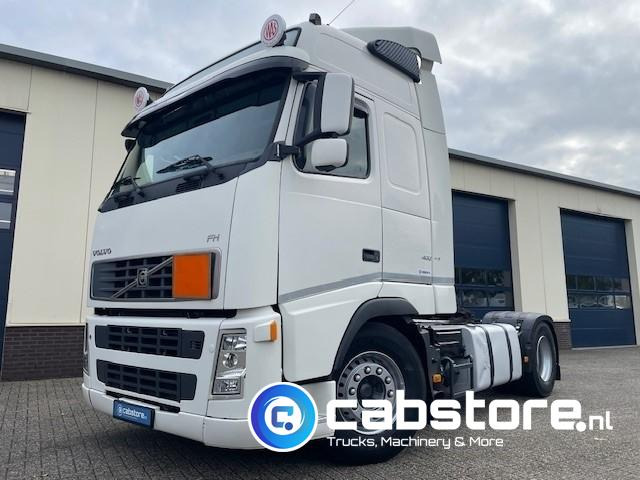 Volvo FH 400 4X2 Euro 5 - VEB+ Brake - Globetrotter - I-Shift - 2 tanks - Bouwjaar 2007 - Km 1.097.798 - Vetopöytäauto: kuva Volvo FH 400 4X2 Euro 5 - VEB+ Brake - Globetrotter - I-Shift - 2 tanks - Bouwjaar 2007 - Km 1.097.798 - Vetopöytäauto Volvo FH 400 4X2 Euro 5 - VEB+ Brake - Globetrotter - I-Shift - 2 tanks - Bouwjaar 2007 - Km 1.097.798 - Vetopöytäauto: kuva Volvo FH 400 4X2 Euro 5 - VEB+ Brake - Globetrotter - I-Shift - 2 tanks - Bouwjaar 2007 - Km 1.097.798 - Vetopöytäauto