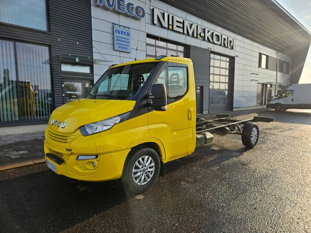Iveco 35S18 - Jakeluauto: kuva Iveco 35S18 - Jakeluauto Iveco 35S18 - Jakeluauto: kuva Iveco 35S18 - Jakeluauto