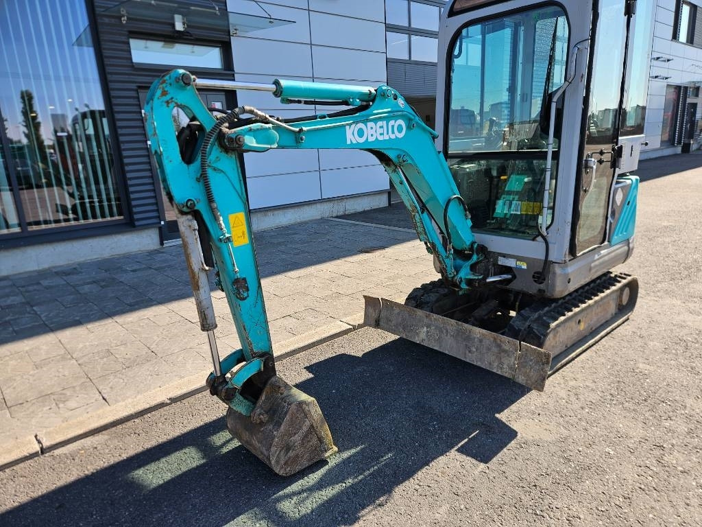 Kobelco SK 16 - Minikuormaaja: kuva Kobelco SK 16 - Minikuormaaja Kobelco SK 16 - Minikuormaaja: kuva Kobelco SK 16 - Minikuormaaja