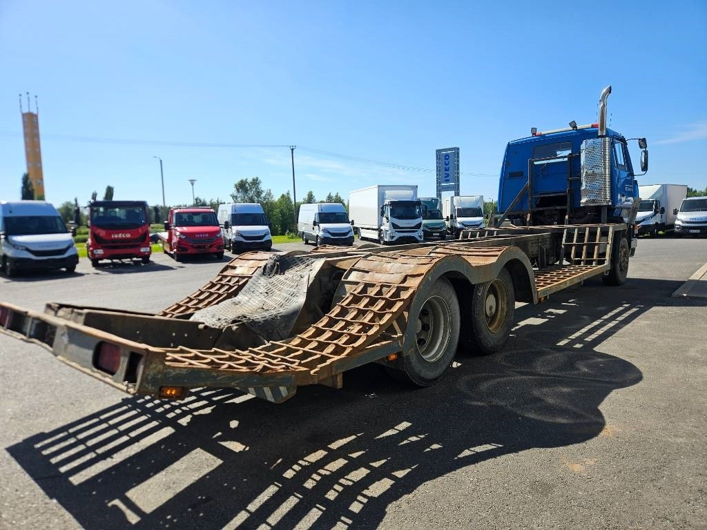Sisu SM 320 - Puuauto: kuva Sisu SM 320 - Puuauto Sisu SM 320 - Puuauto: kuva Sisu SM 320 - Puuauto