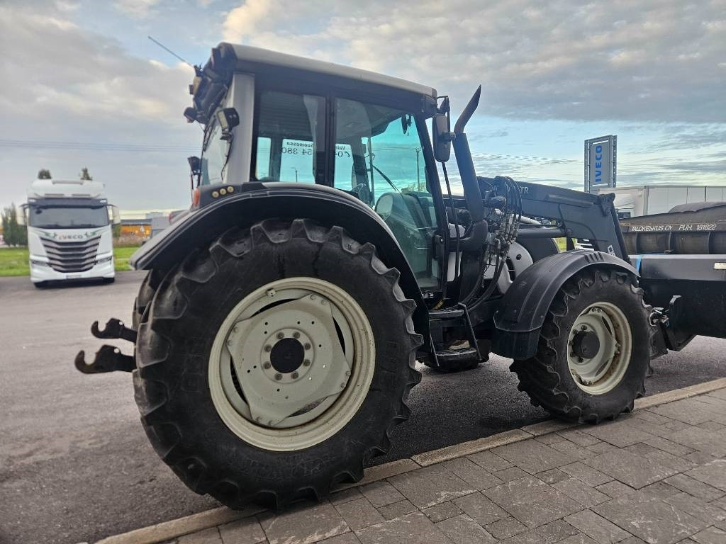 Valtra N121 HT ,53kmh, trukkipiikit, kauha, aura - Traktori: kuva Valtra N121 HT ,53kmh, trukkipiikit, kauha, aura - Traktori Valtra N121 HT ,53kmh, trukkipiikit, kauha, aura - Traktori: kuva Valtra N121 HT ,53kmh, trukkipiikit, kauha, aura - Traktori