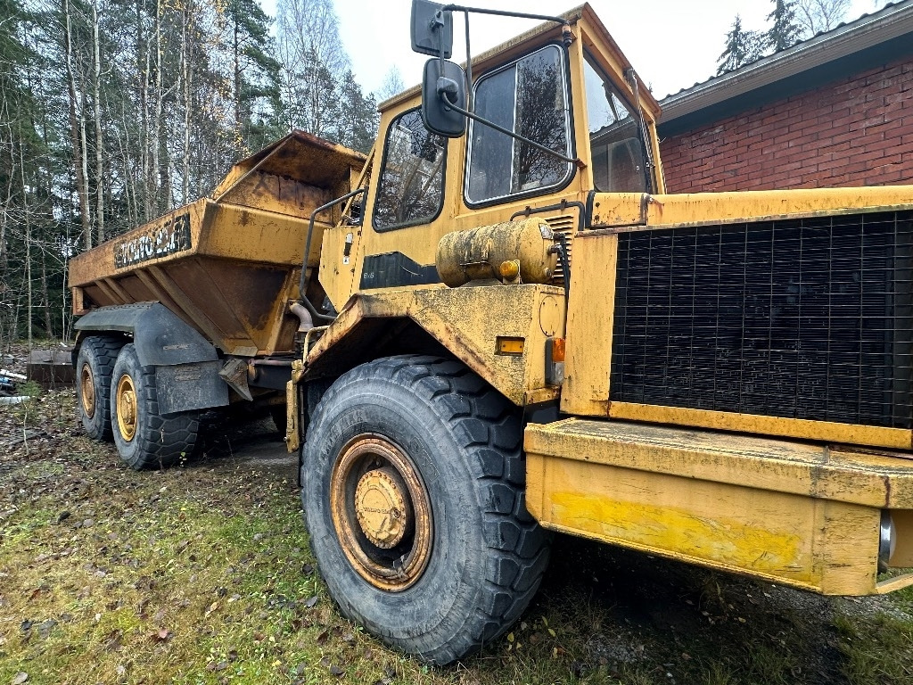 Volvo BM A25 6x6 - Nivelkippiauto: kuva Volvo BM A25 6x6 - Nivelkippiauto Volvo BM A25 6x6 - Nivelkippiauto: kuva Volvo BM A25 6x6 - Nivelkippiauto