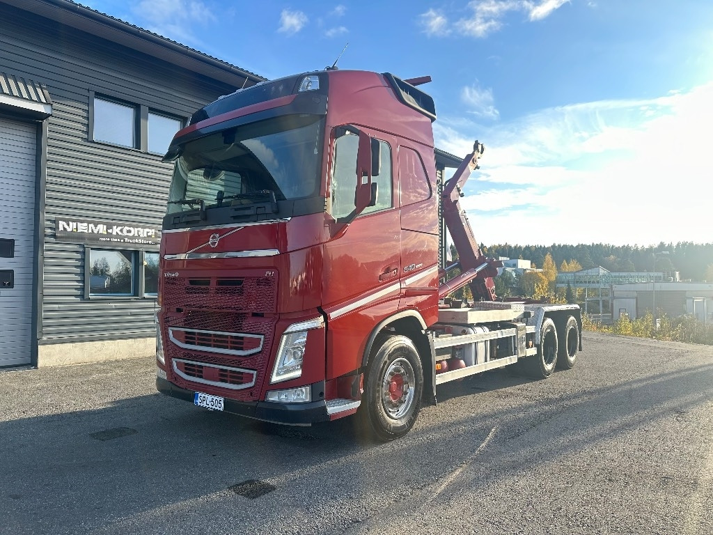 Volvo FH13 540 6x4 - Koukkulava kuorma-auto: kuva Volvo FH13 540 6x4 - Koukkulava kuorma-auto Volvo FH13 540 6x4 - Koukkulava kuorma-auto: kuva Volvo FH13 540 6x4 - Koukkulava kuorma-auto