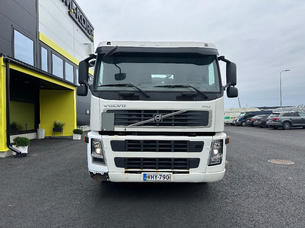 Volvo FM9 4x2 vaijerilaitteilla - Nostovarsi-vaihtolavakuorma kuorma-auto: kuva Volvo FM9 4x2 vaijerilaitteilla - Nostovarsi-vaihtolavakuorma kuorma-auto Volvo FM9 4x2 vaijerilaitteilla - Nostovarsi-vaihtolavakuorma kuorma-auto: kuva Volvo FM9 4x2 vaijerilaitteilla - Nostovarsi-vaihtolavakuorma kuorma-auto