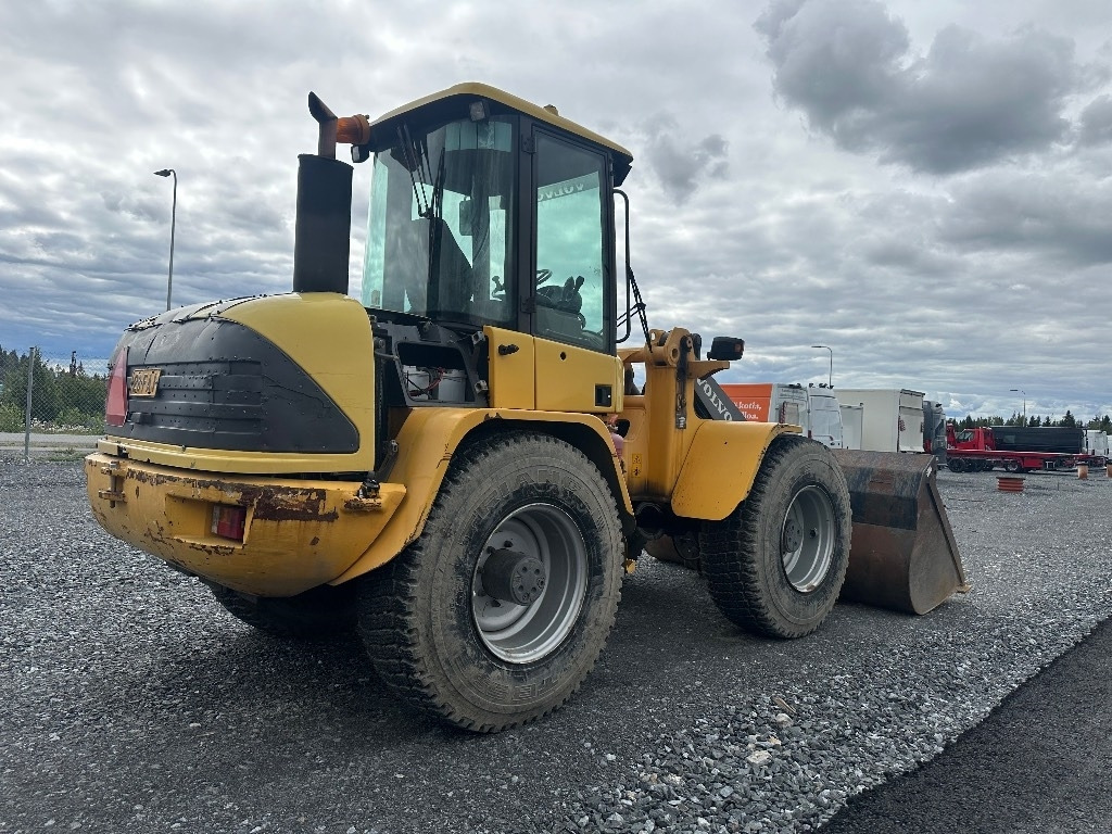 Volvo L45B 4X4 /245  - Pyöräkuormaaja: kuva Volvo L45B 4X4 /245  - Pyöräkuormaaja Volvo L45B 4X4 /245  - Pyöräkuormaaja: kuva Volvo L45B 4X4 /245  - Pyöräkuormaaja