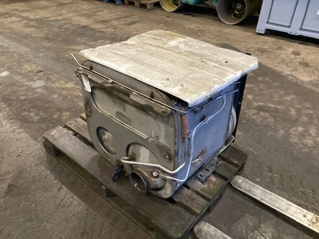 MAN 81.15103-6131 – MAN silencer - Pakokaasujärjestelmä - Kuorma-auto: kuva MAN 81.15103-6131 – MAN silencer - Pakokaasujärjestelmä - Kuorma-auto MAN 81.15103-6131 – MAN silencer - Pakokaasujärjestelmä - Kuorma-auto: kuva MAN 81.15103-6131 – MAN silencer - Pakokaasujärjestelmä - Kuorma-auto