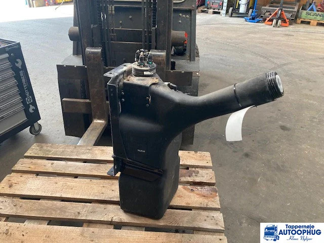 MAN Adblue – Urea tank MAN 81.15400-6185 - AdBlue tankki - Kuorma-auto: kuva MAN Adblue – Urea tank MAN 81.15400-6185 - AdBlue tankki - Kuorma-auto MAN Adblue – Urea tank MAN 81.15400-6185 - AdBlue tankki - Kuorma-auto: kuva MAN Adblue – Urea tank MAN 81.15400-6185 - AdBlue tankki - Kuorma-auto