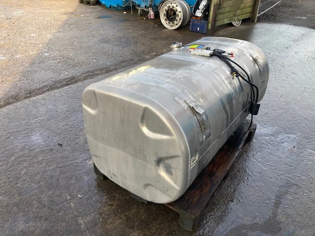 Scania Diesel tank – Scania 2714200 - Polttoainetankki - Kuorma-auto: kuva Scania Diesel tank – Scania 2714200 - Polttoainetankki - Kuorma-auto Scania Diesel tank – Scania 2714200 - Polttoainetankki - Kuorma-auto: kuva Scania Diesel tank – Scania 2714200 - Polttoainetankki - Kuorma-auto