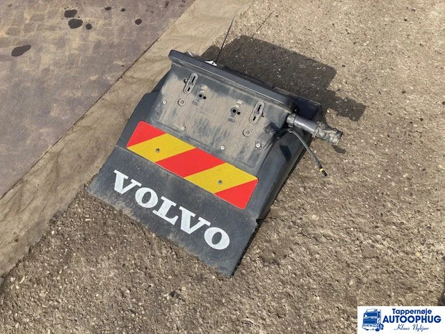 Volvo FH / FM Bagskærme - Päällirakenne ja ulkopinta - Kuorma-auto: kuva Volvo FH / FM Bagskærme - Päällirakenne ja ulkopinta - Kuorma-auto Volvo FH / FM Bagskærme - Päällirakenne ja ulkopinta - Kuorma-auto: kuva Volvo FH / FM Bagskærme - Päällirakenne ja ulkopinta - Kuorma-auto