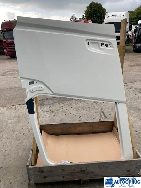 Volvo FH4 dør / door P/N: 82183078 - Päällirakenne ja ulkopinta - Kuorma-auto: kuva Volvo FH4 dør / door P/N: 82183078 - Päällirakenne ja ulkopinta - Kuorma-auto Volvo FH4 dør / door P/N: 82183078 - Päällirakenne ja ulkopinta - Kuorma-auto: kuva Volvo FH4 dør / door P/N: 82183078 - Päällirakenne ja ulkopinta - Kuorma-auto