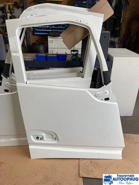 Volvo FH4 dør / door P/N: 82183078 - Päällirakenne ja ulkopinta - Kuorma-auto: kuva Volvo FH4 dør / door P/N: 82183078 - Päällirakenne ja ulkopinta - Kuorma-auto Volvo FH4 dør / door P/N: 82183078 - Päällirakenne ja ulkopinta - Kuorma-auto: kuva Volvo FH4 dør / door P/N: 82183078 - Päällirakenne ja ulkopinta - Kuorma-auto