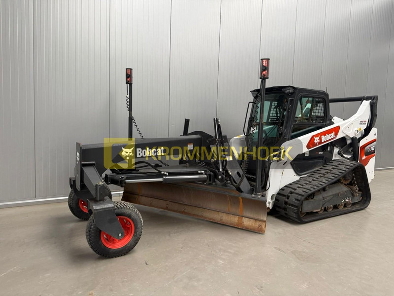 Bobcat T 76 Laser Grader 244 cm HD - Liukuohjattu kuormaaja: kuva Bobcat T 76 Laser Grader 244 cm HD - Liukuohjattu kuormaaja Bobcat T 76 Laser Grader 244 cm HD - Liukuohjattu kuormaaja: kuva Bobcat T 76 Laser Grader 244 cm HD - Liukuohjattu kuormaaja