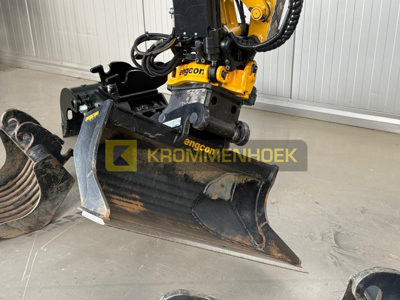 Minikuormaaja Caterpillar 302 CR Vol opties !! Engcon Draaikantelstuk: kuva Minikuormaaja Caterpillar 302 CR Vol opties !! Engcon Draaikantelstuk