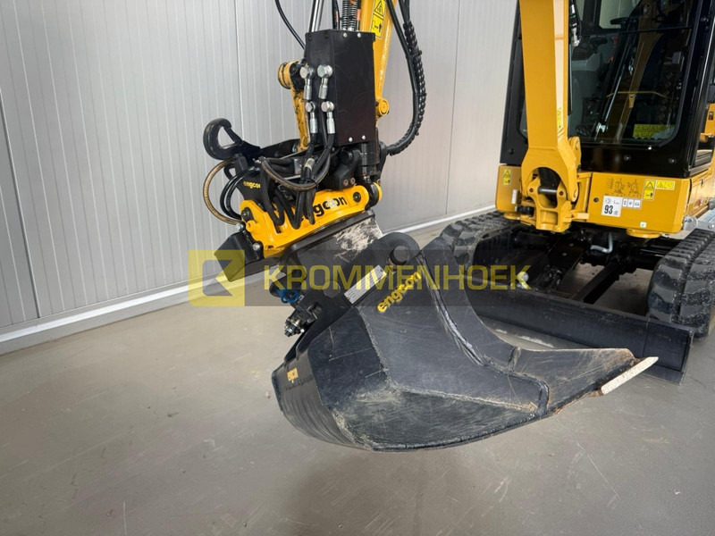 Minikuormaaja Caterpillar 302 CR Vol opties !! Engcon Draaikantelstuk: kuva Minikuormaaja Caterpillar 302 CR Vol opties !! Engcon Draaikantelstuk