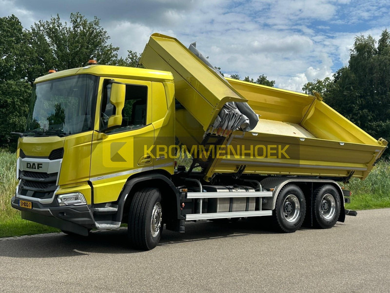 DAF XD 450 FAT Demo | 6x4 | 3 zijdige Kipper - Kippiauto kuorma-auto: kuva DAF XD 450 FAT Demo | 6x4 | 3 zijdige Kipper - Kippiauto kuorma-auto DAF XD 450 FAT Demo | 6x4 | 3 zijdige Kipper - Kippiauto kuorma-auto: kuva DAF XD 450 FAT Demo | 6x4 | 3 zijdige Kipper - Kippiauto kuorma-auto