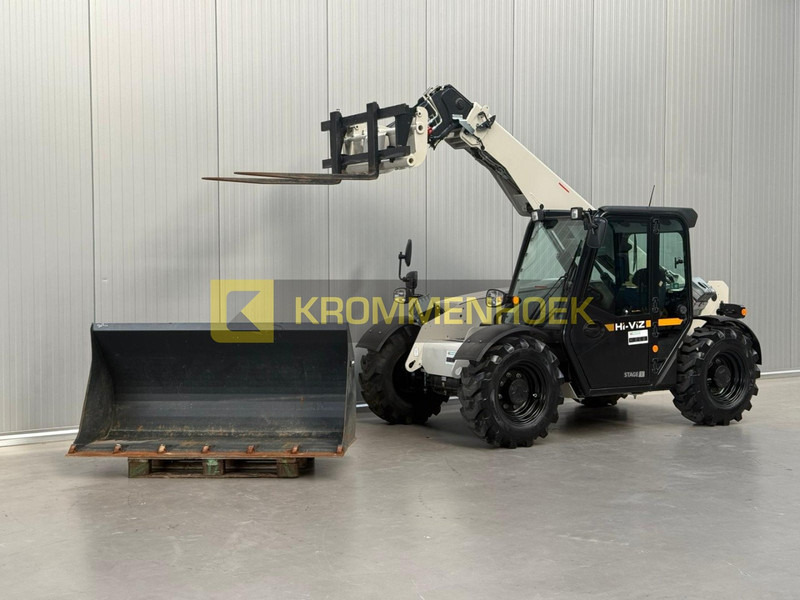 JCB 525-60 Demo - Kurottaja: kuva JCB 525-60 Demo - Kurottaja JCB 525-60 Demo - Kurottaja: kuva JCB 525-60 Demo - Kurottaja