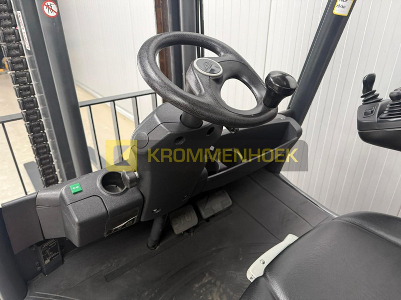 Kaasutrukki Linde H 40 T-02: kuva Kaasutrukki Linde H 40 T-02 Kaasutrukki Linde H 40 T-02: kuva Kaasutrukki Linde H 40 T-02