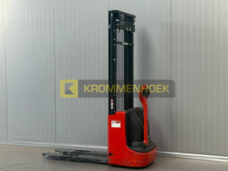 Linde L 10 - Pinoamistrukki: kuva Linde L 10 - Pinoamistrukki Linde L 10 - Pinoamistrukki: kuva Linde L 10 - Pinoamistrukki