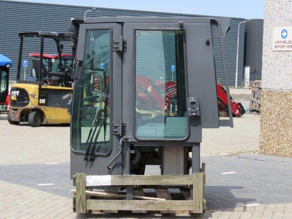 New Holland CE  - Ohjaamo - Rakennuskoneet: kuva New Holland CE  - Ohjaamo - Rakennuskoneet New Holland CE  - Ohjaamo - Rakennuskoneet: kuva New Holland CE  - Ohjaamo - Rakennuskoneet